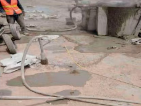 东昌水泥混凝土路面板底注浆技术 路面脱空注浆整治方案
